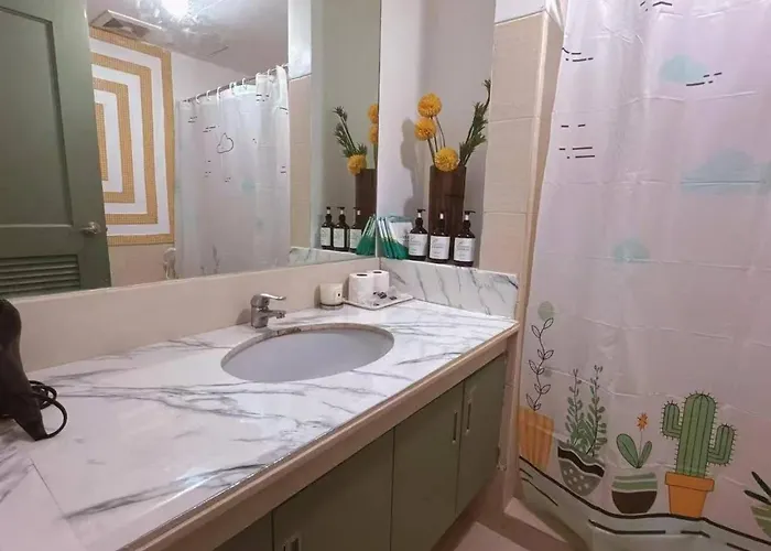 Midrise Staycation Near Airport * Manila