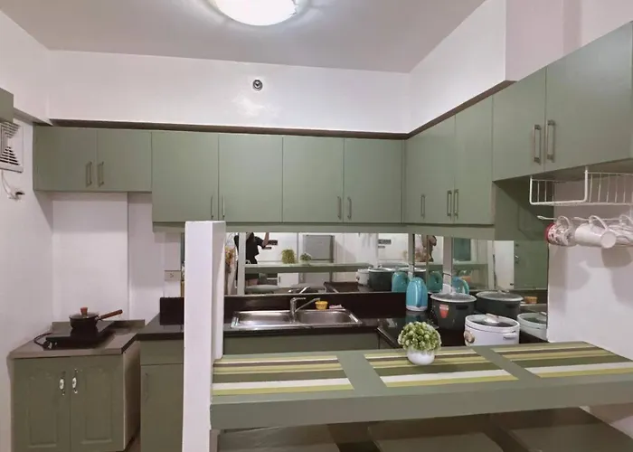Midrise Staycation Near Airport * Manila