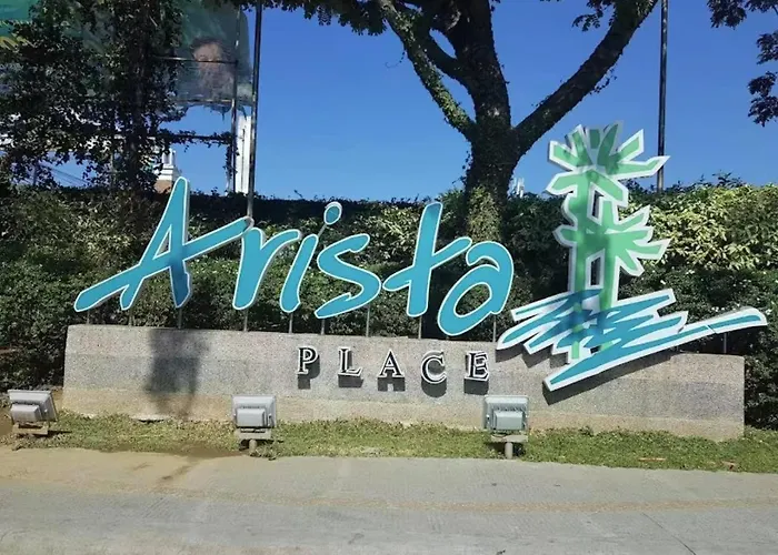 Midrise Staycation Near Airport Apartamento *