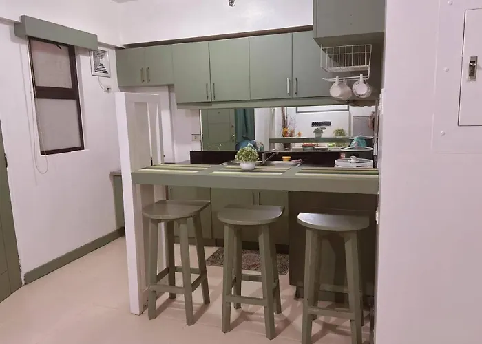 Midrise Staycation Near Airport